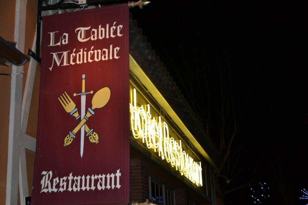 La Tablée Médiévale Civrieux-dʼAzergues Exterior foto